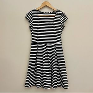 SUZY SHIER Black White Stripe Pleated Fit-And-Flare Mini Dress Women’s Medium